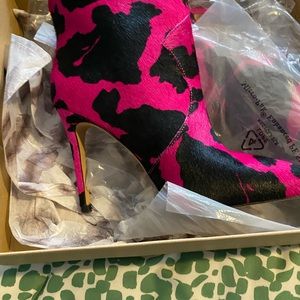 Jessica Simpson  bright pink combo cow print booties  size 9